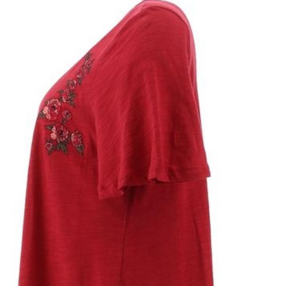 NWT DG2 BY DIANE GILMAN FLORAL EMBROIDERED SHORT SLEEVE TEE RED XS - Picture 2 of 9
